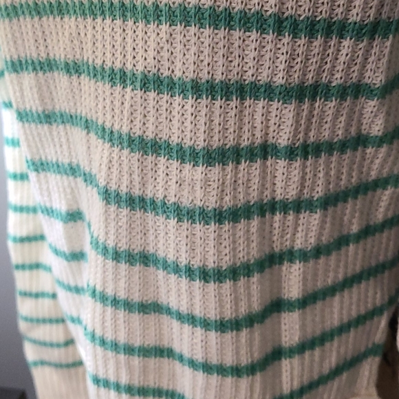 NWT Short sweater xs - Picture 3 of 5